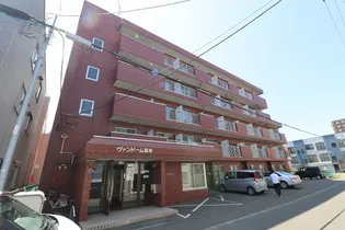 ヴァンドーム菊水【5階】の外観