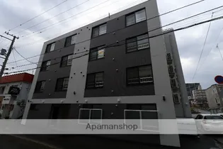 メトロ南平岸駅前の画像