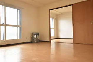 パークハイツH【1階】の居間