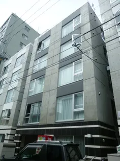 グランドサクセス南大通【4階】の外観