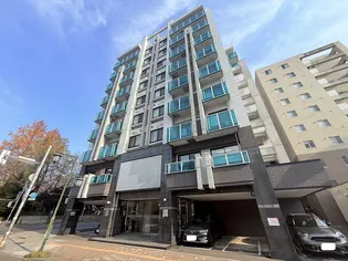 ノヴァ知事公館前の画像