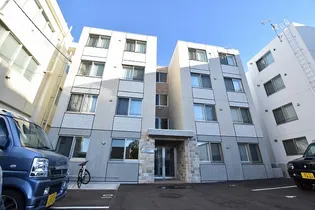 レブニーズ ザ・レジデンス 二十四軒 セカンド【4階】の外観