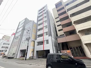 カレラ近代美術館前【00801号室】の外観