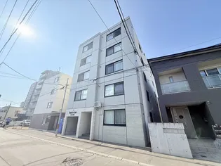 RESTS ON 旭山公園通の画像