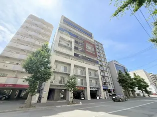 ラヴェーラ大通公園の画像