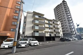 ピオネロ伏見【4階】の外観