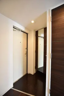 フォレストヒルズB【0206号室】の玄関