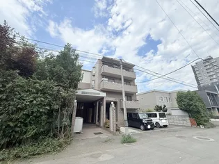 山鼻コンパウンドの画像