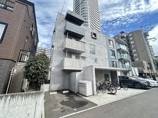 ラヴェーラ円山鳥居前【4階】の外観