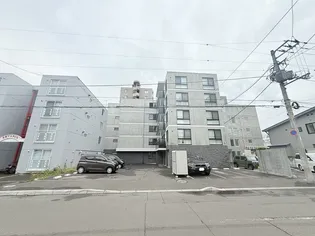 CEST LA VIE【3階】の外観