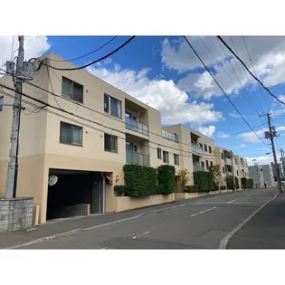 BRILLIA中央図書館前の画像