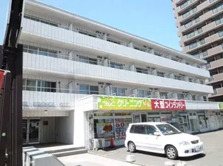 クレール・フランセ・エストゥ【1階】の外観