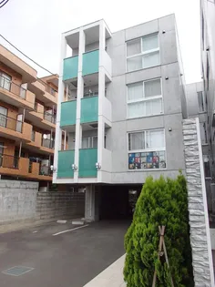 プロヴィデンス宮の森の画像