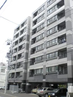 クラージュ南円山【6階】の外観