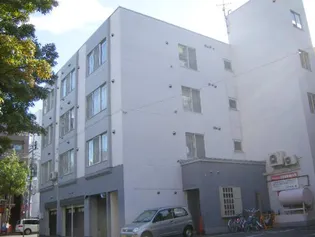 アン・フィニー【4階】の外観