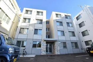 レブニーズ ザ・レジデンス 二十四軒 セカンド【1階】の外観