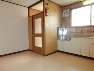 丸喜マンション(色内)【0010号室】の居間