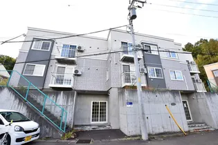 アペルト・ドゥエ【2階】の外観