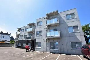 LOTUS WEST【2階】の外観