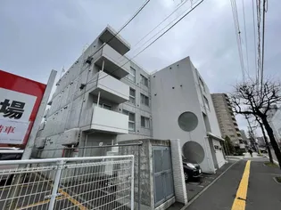 フォルトゥーナ学園前【2階】の外観