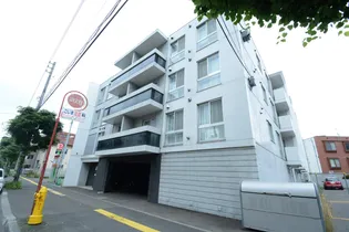 ボヌール学園前【4階】の外観