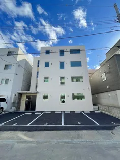 MONTANASAKAEDORI(モンタナサカエドオリ)【2階】の外観