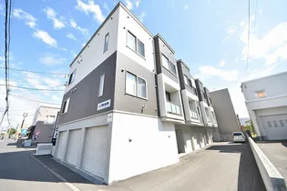 ノーマルヒル元町【3階】の外観