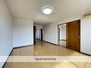 リヴェラルガーデン壱番館【402号室】の居間