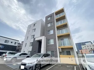 カーム19【401号室】の外観