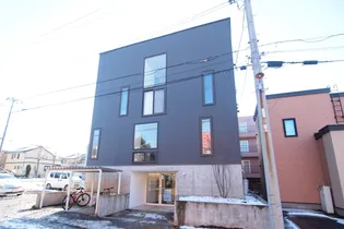 A−CROSS【2階】の外観