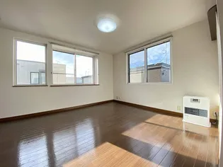 MAJESTIC北郷 壱番館【301P3号室】の居間