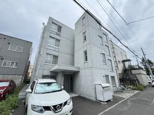 SALVATORE NANGO【3階】の外観