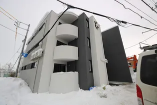 カームヒルズ【2階】の外観