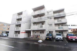 メニーズコートS25【402号室】の外観