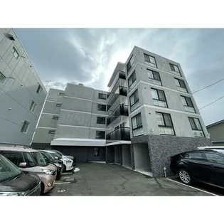 C'EST LA VIEの画像