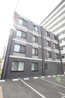 レグザ山鼻【4階】の外観