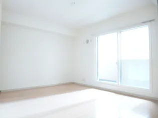 UURコート札幌北三条【7階】の居間