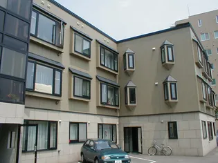 ブリューテ伏見【201号室】の外観