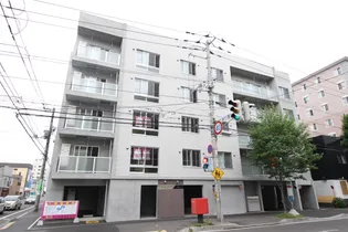 ソレイユ山鼻【4階】の外観