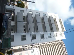 ブラントゥール伏見【201号室】の外観