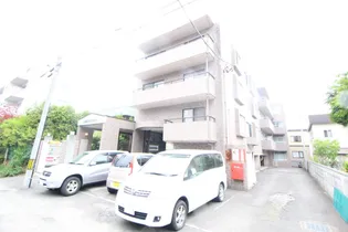 山鼻コンパウンド【0103号室】の外観