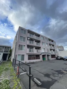 サンフロア山鼻【3階】の外観