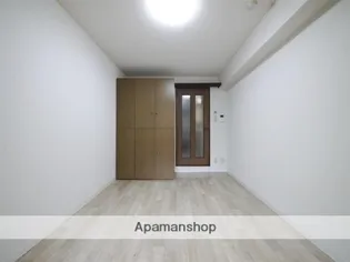 バースランド小松島【610号室】の居間