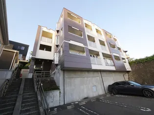 エスト・コリーヌ【2階】の外観