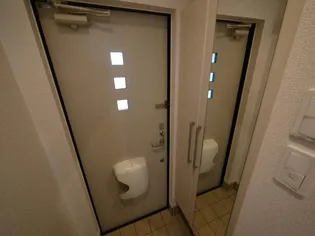 ベルフィミーモ岩切【1階】の玄関