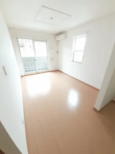 セイバリー B【1階】の居間