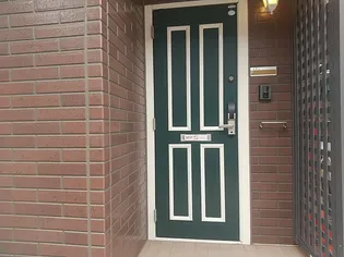 デュード・ボヌール【1階】の玄関