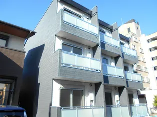 リブリ・ヴィータ【2階】の外観