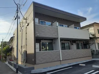 ウィステリア コートの画像