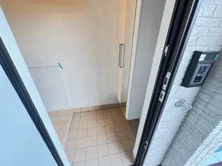 MINE【1階】の玄関